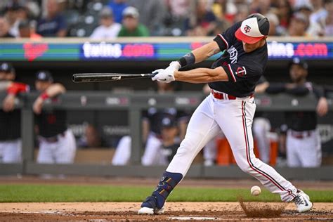 Twins fall to Red Sox once again as bats wake up way too late